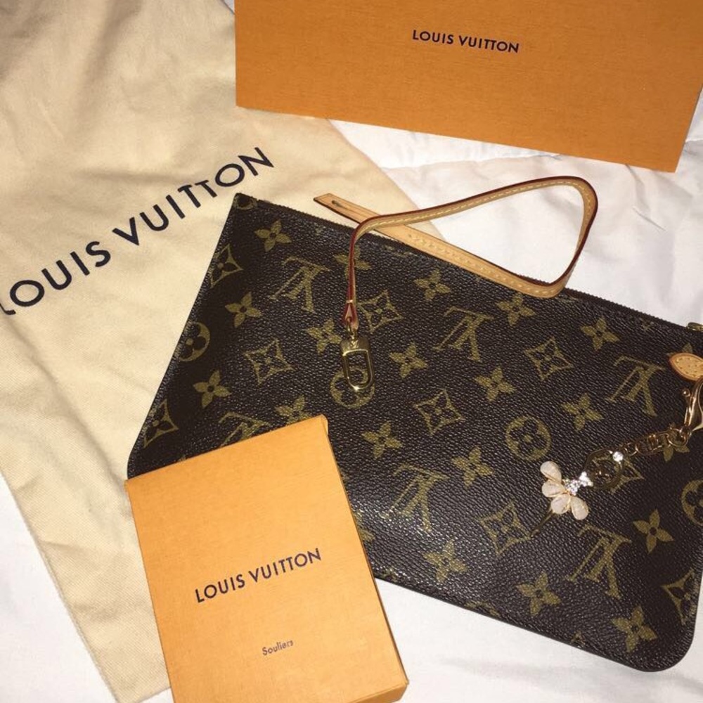Louis Vuitton neverfull pochette